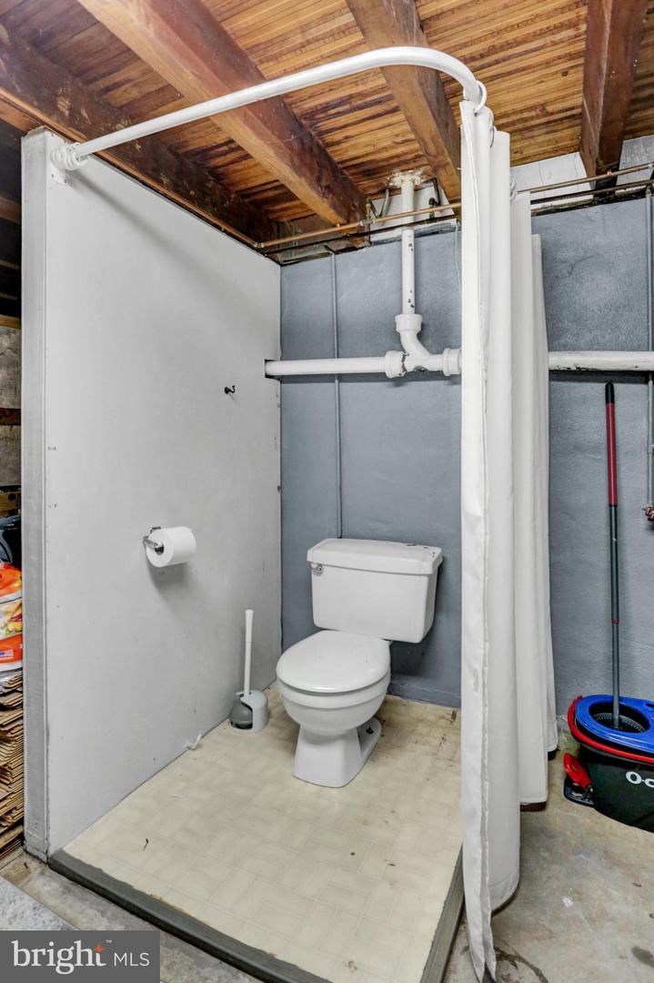 112 Park Ave Property Photo 20