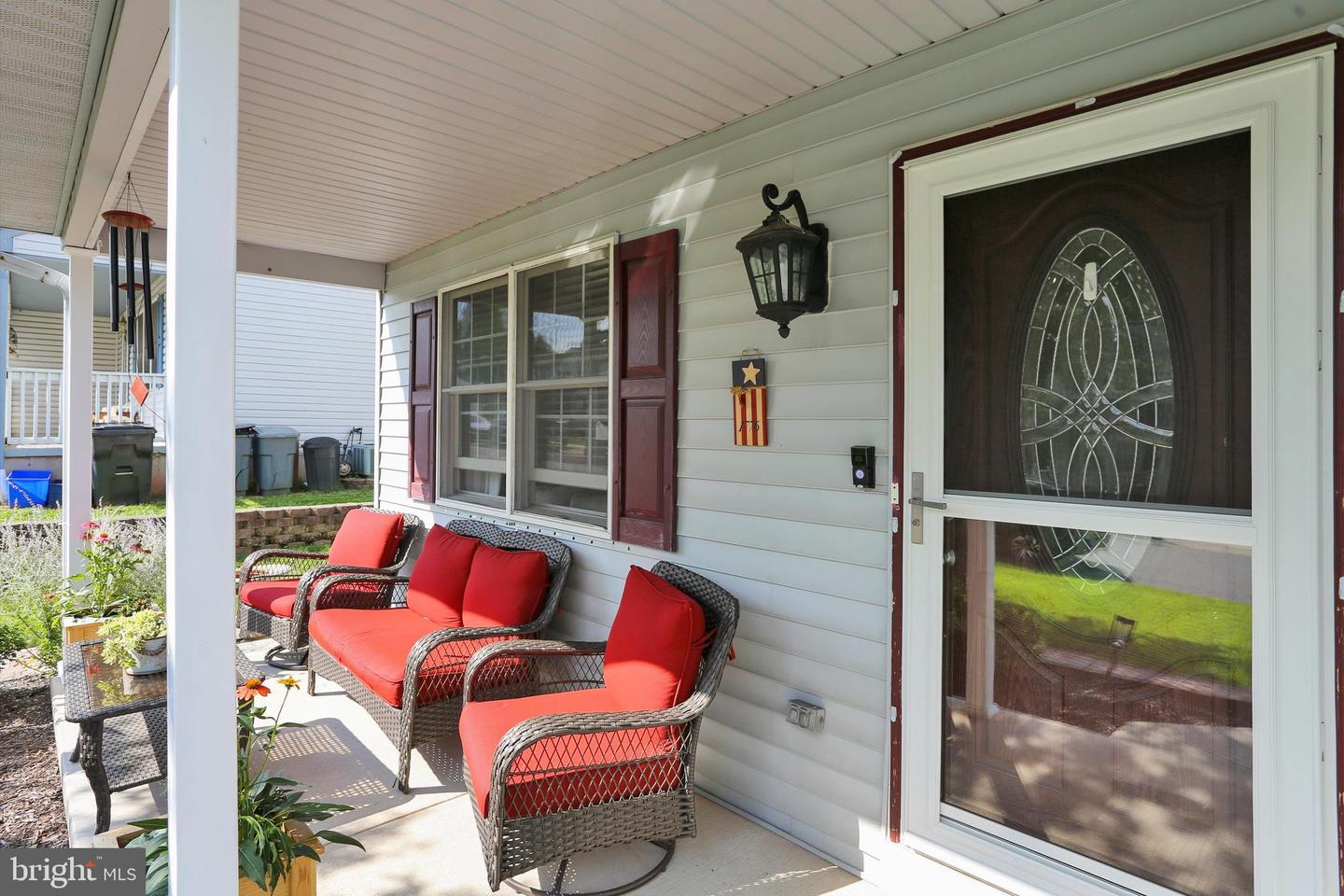 6125 Pond View Dr Property Photo 4