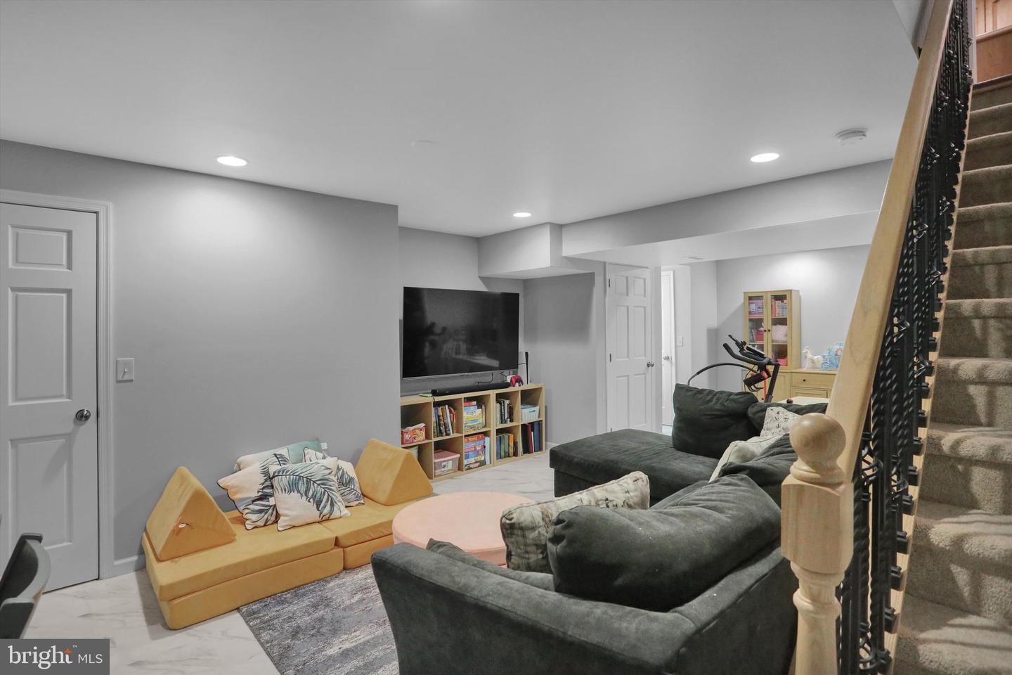 6125 Pond View Dr Property Photo 27