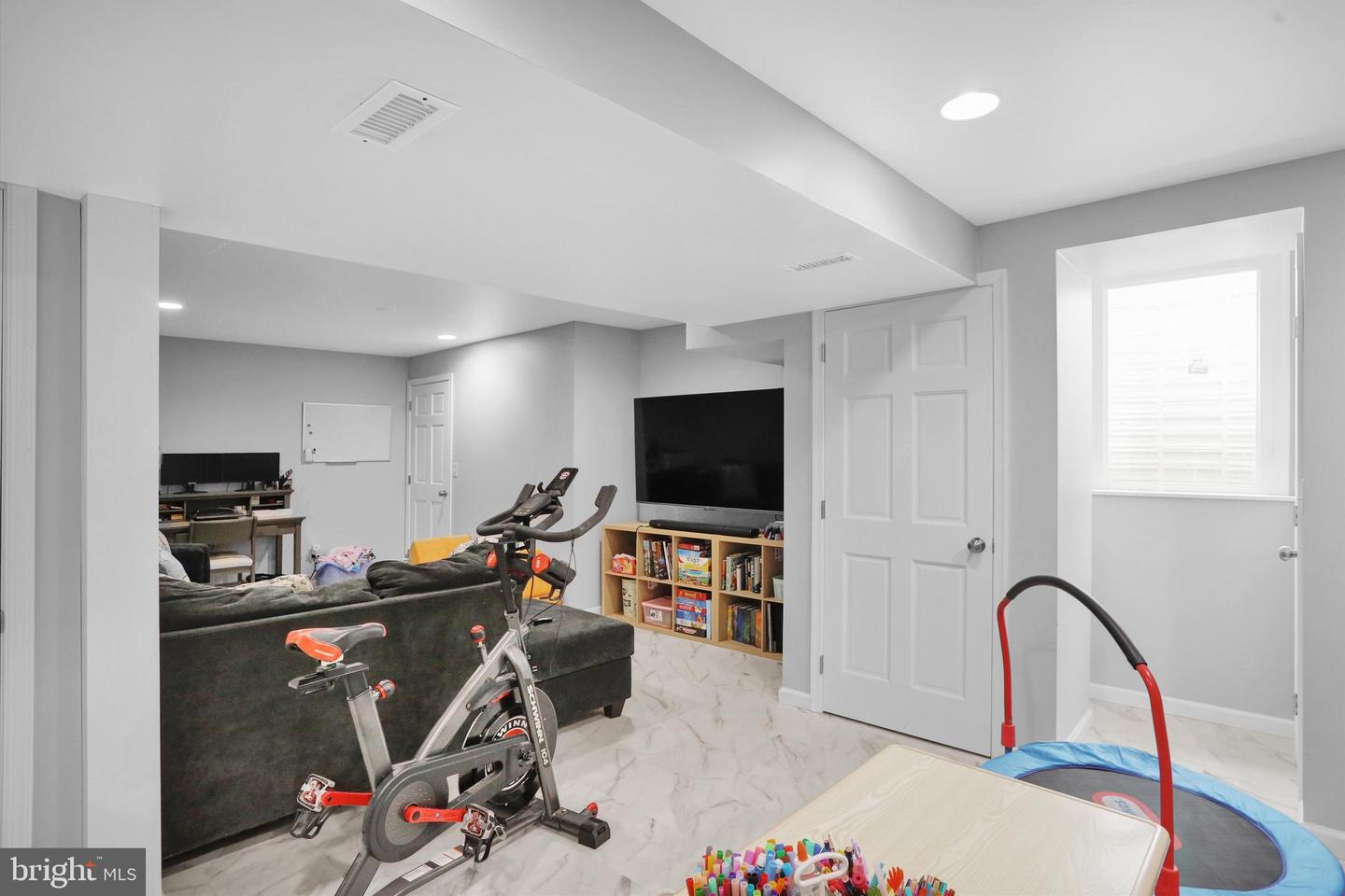6125 Pond View Dr Property Photo 28