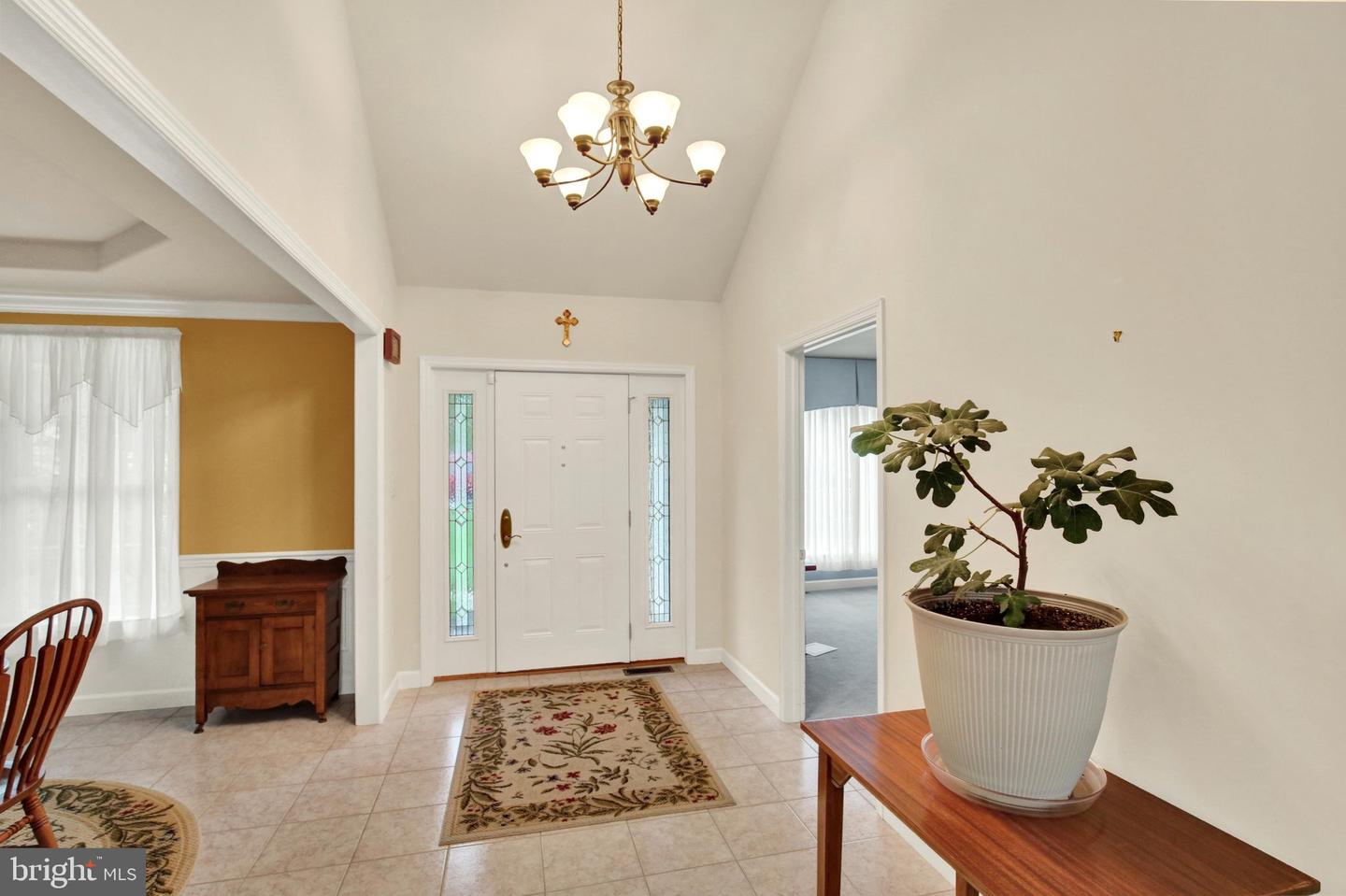 301 Valley Ct Property Photo 5