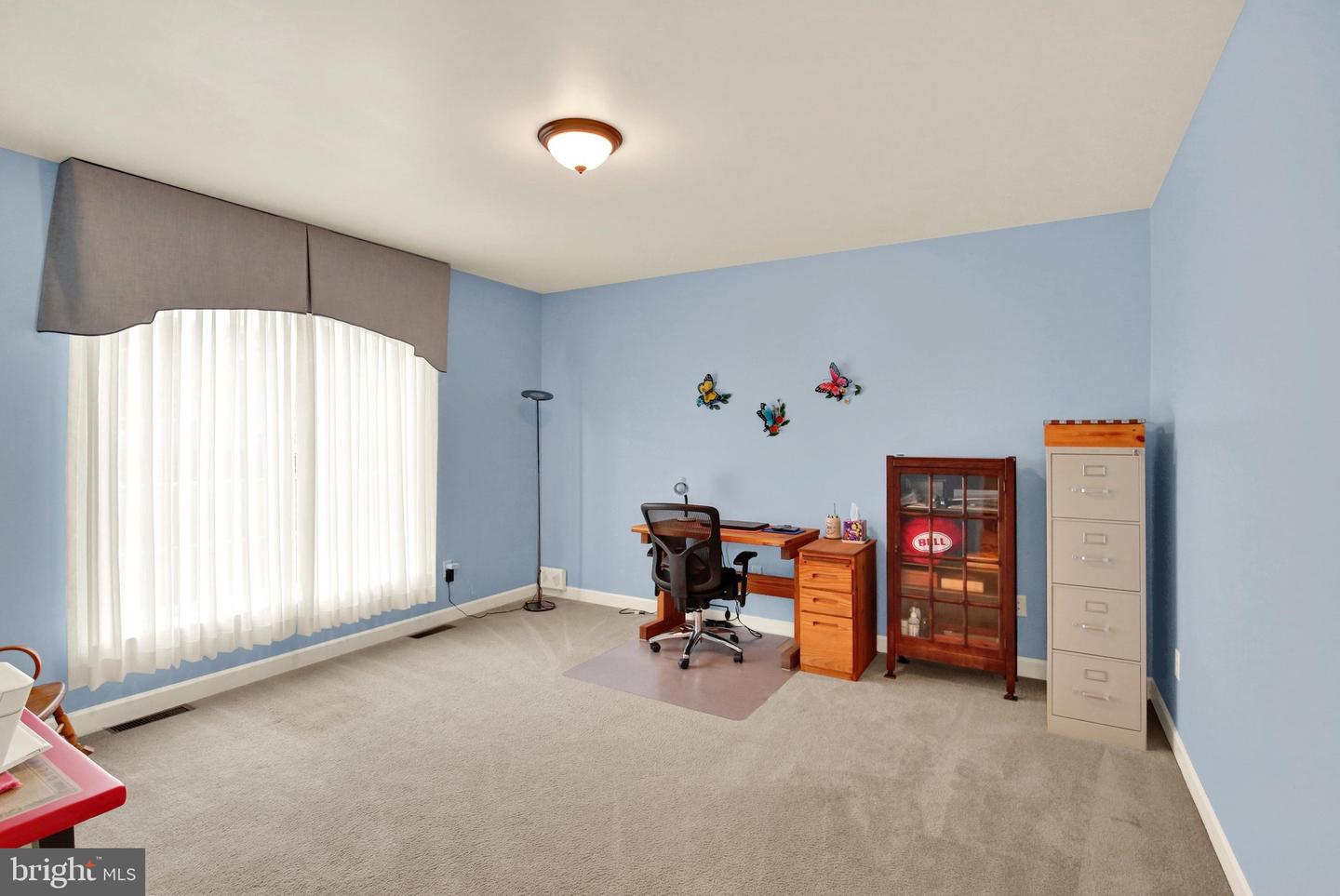 301 Valley Ct Property Photo 6