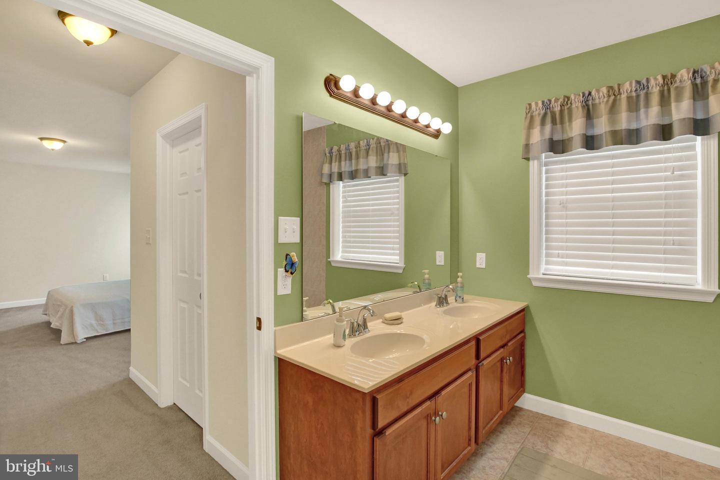 301 Valley Ct Property Photo 10