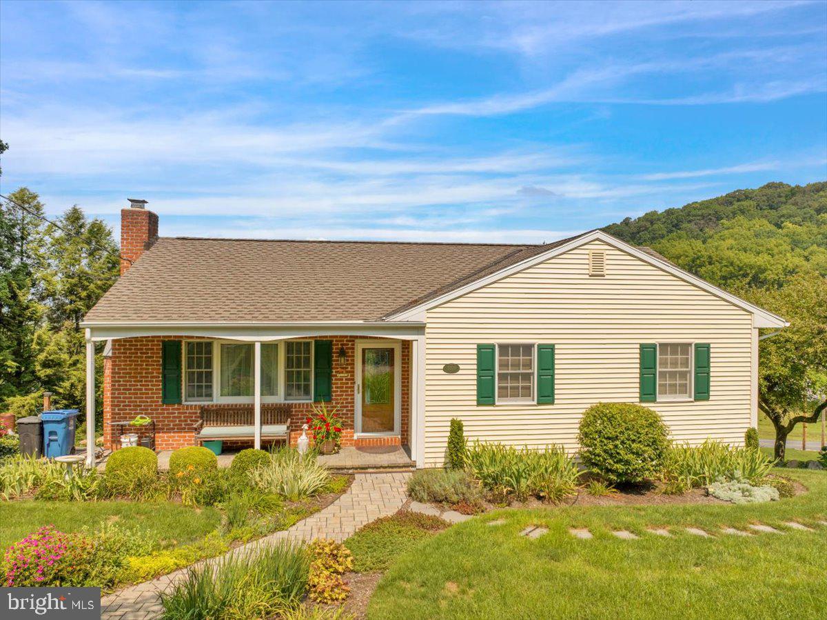 3300 Mannerchor Rd Property Photo 1