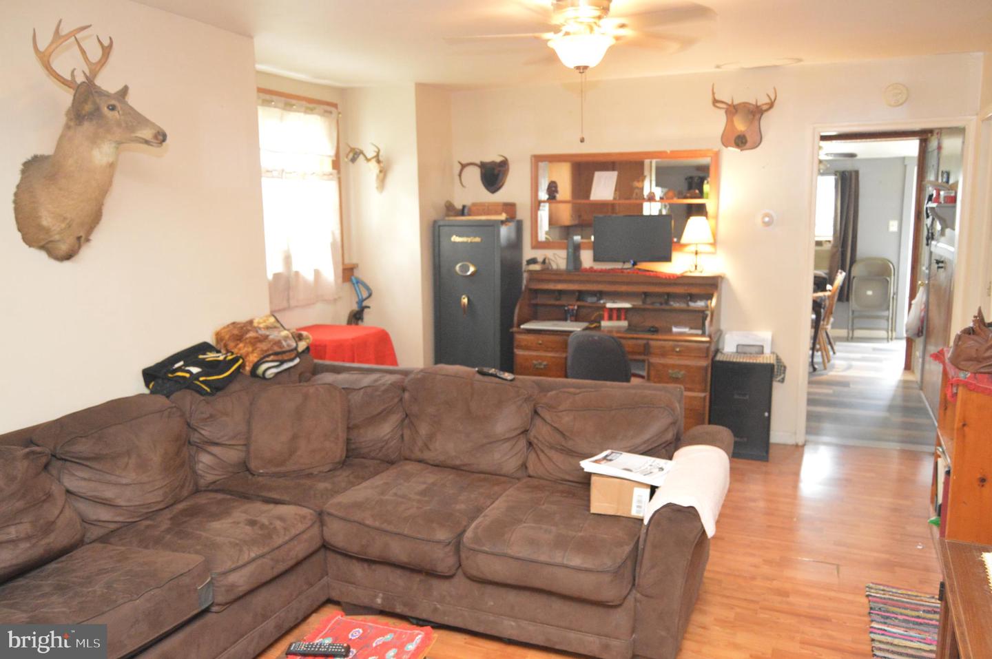 301 Old River Rd Property Photo 2