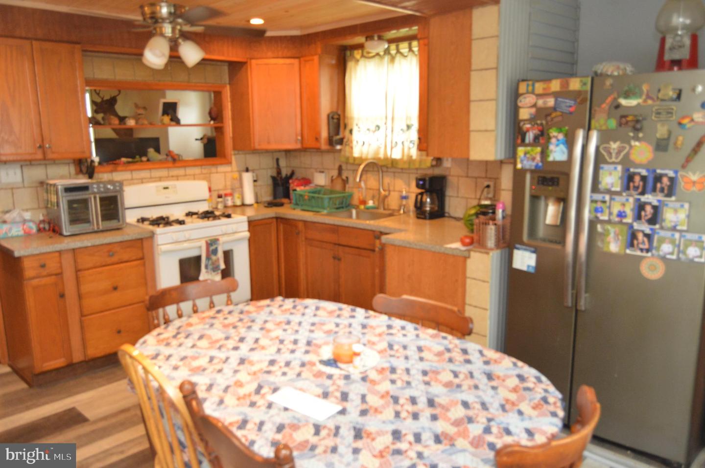 301 Old River Rd Property Photo 5