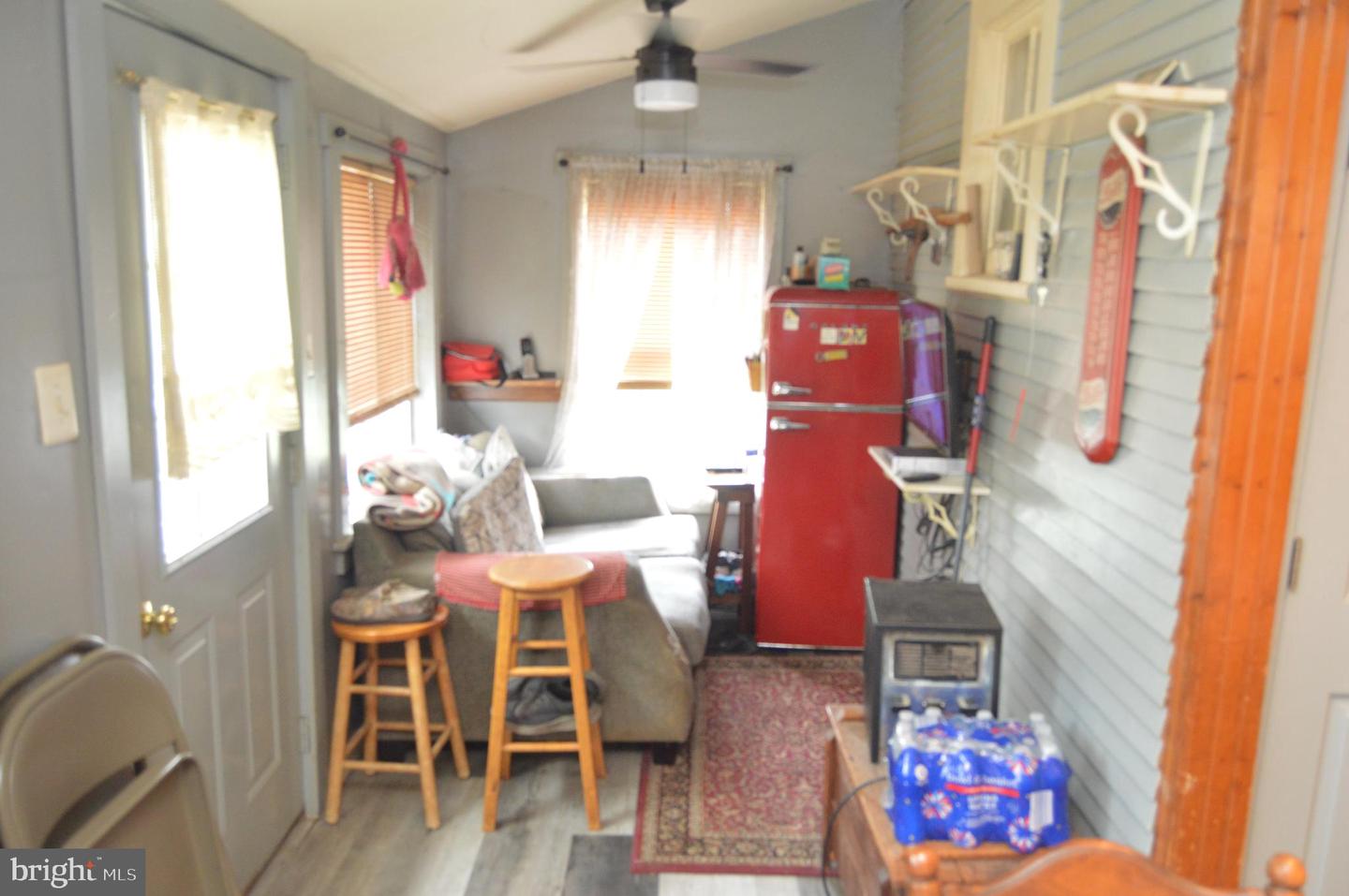 301 Old River Rd Property Photo 8