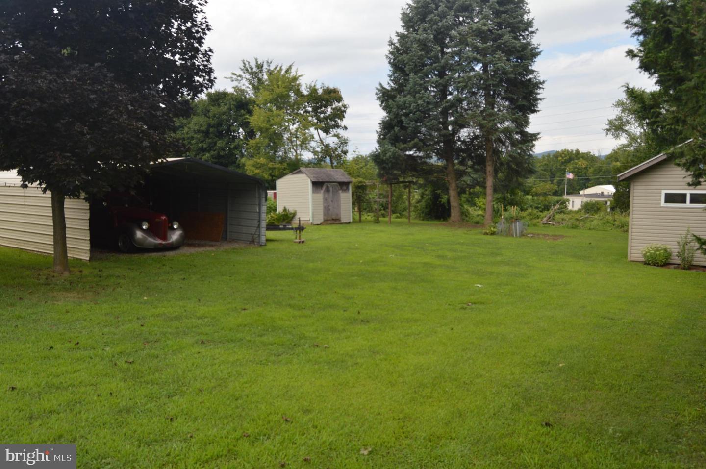 301 Old River Rd Property Photo 14