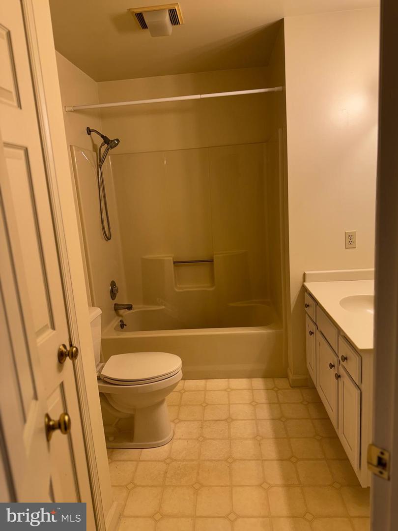 108 Primrose Ln Property Photo 5