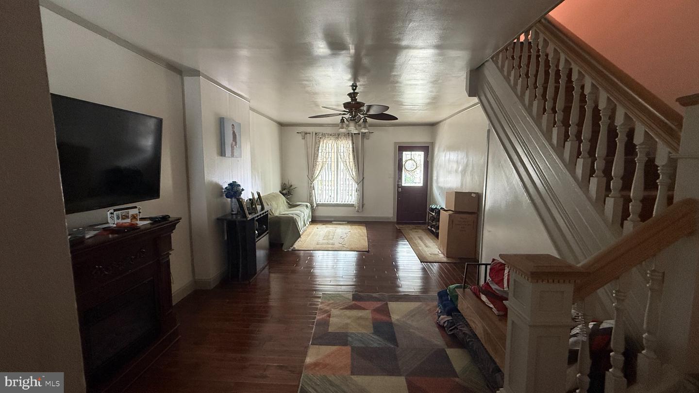 1225 Church St Property Photo 3