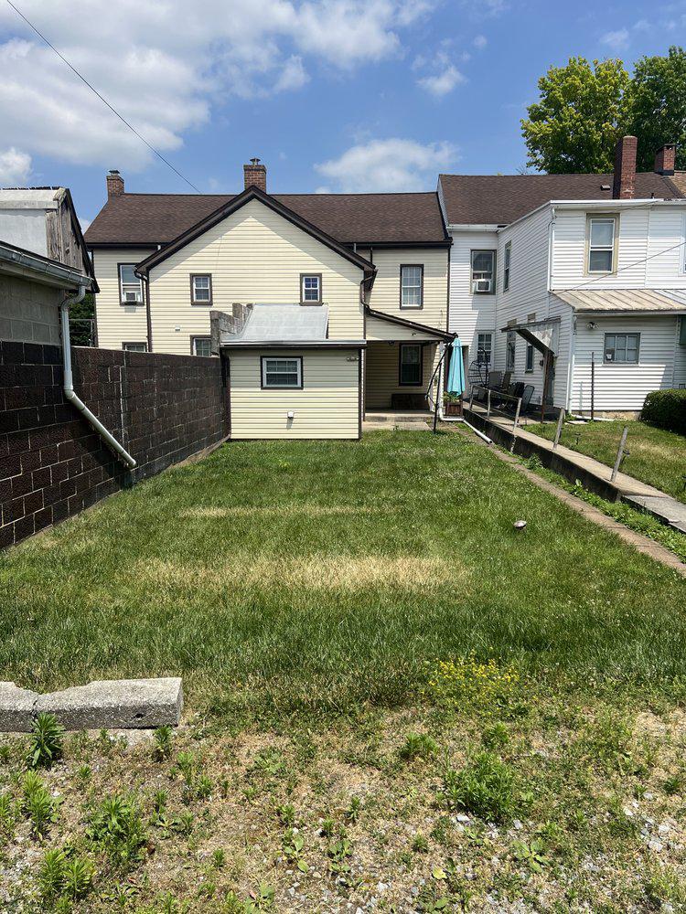 122 N Main St Property Photo 2
