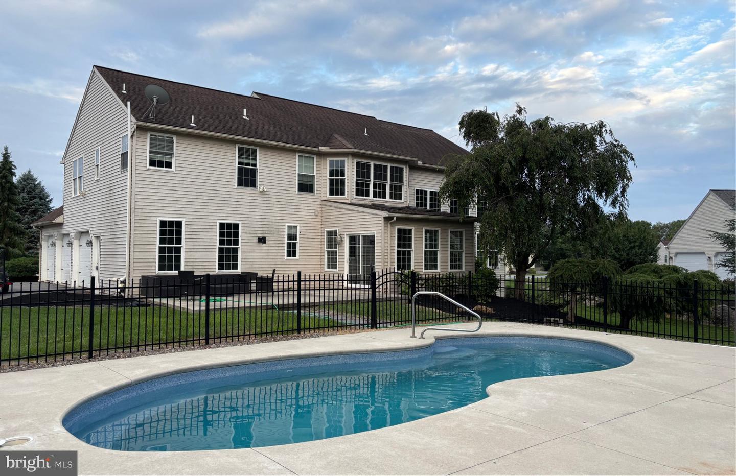 49 AUGUSTA LN