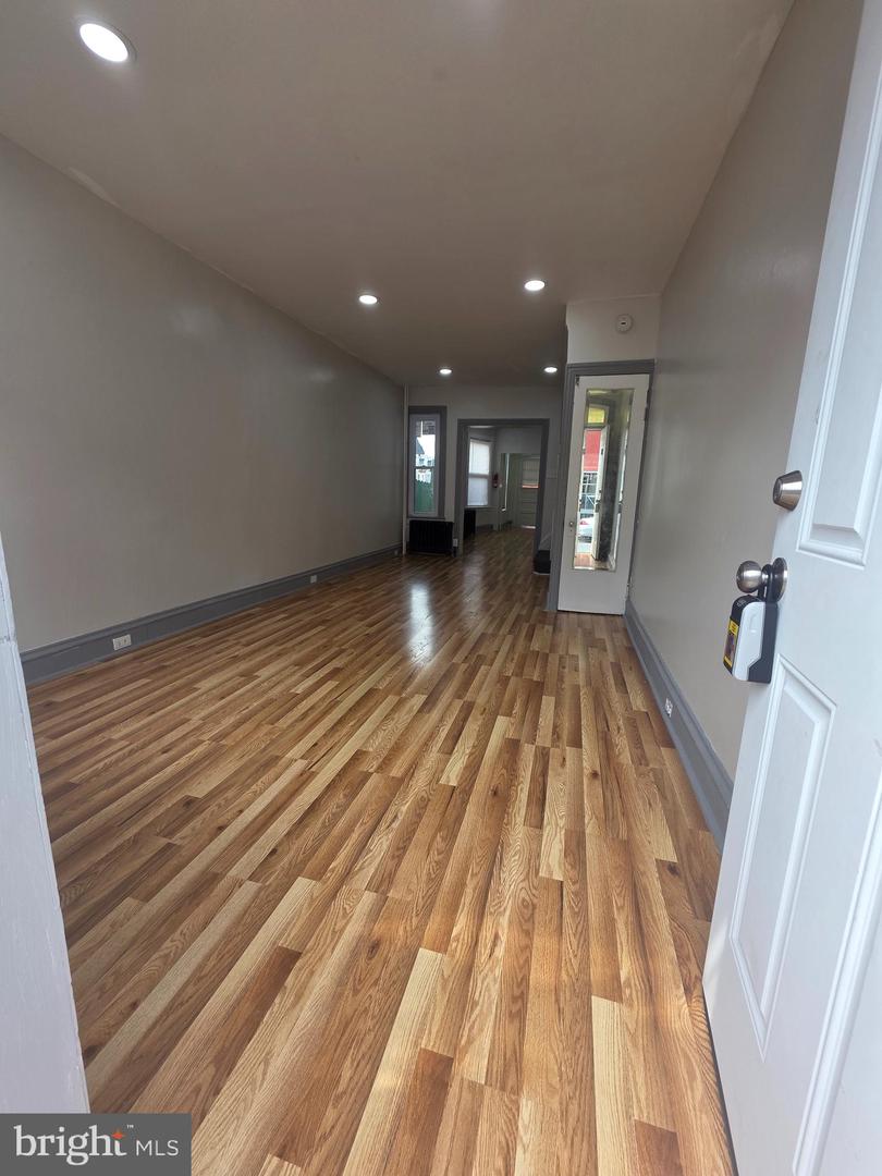 1121 Douglass St Property Photo 2