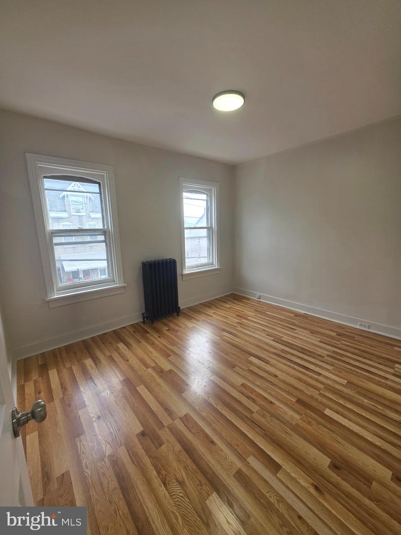 1121 Douglass St Property Photo 9