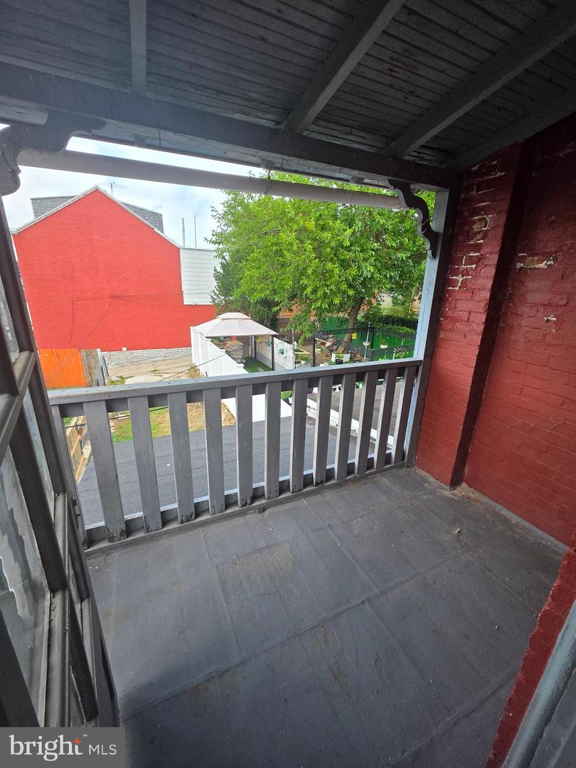 1121 Douglass St Property Photo 16