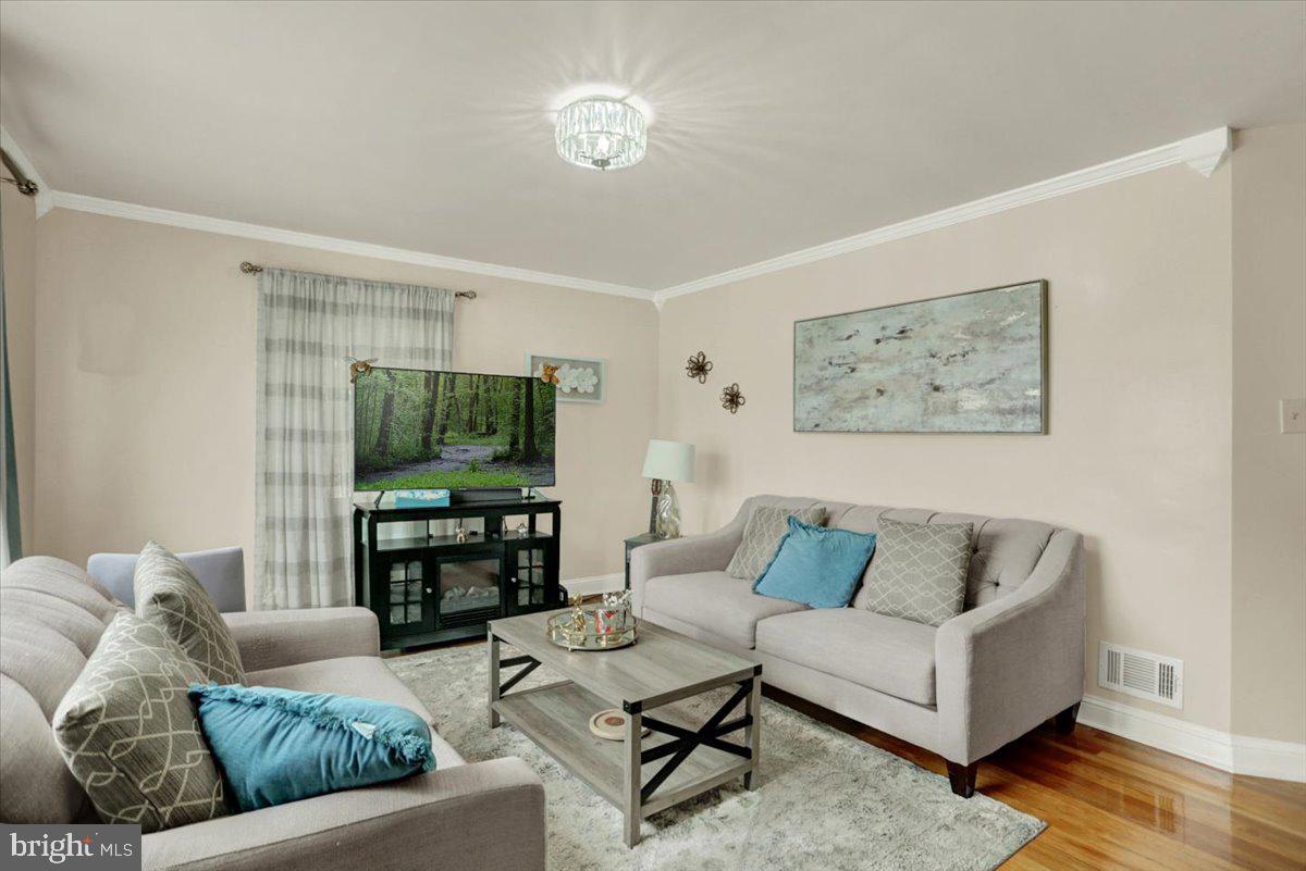 3539 Freemont St Property Photo 4