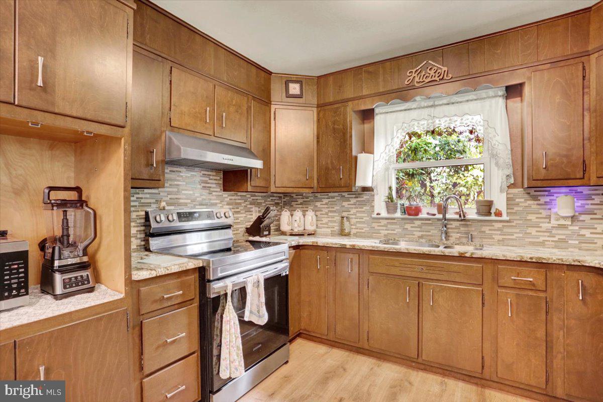 3539 Freemont St Property Photo 5