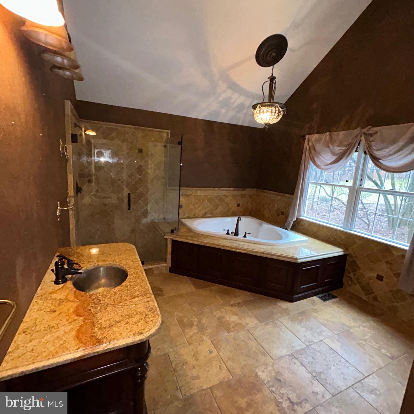 42 Kim Winona Ct Property Photo 8