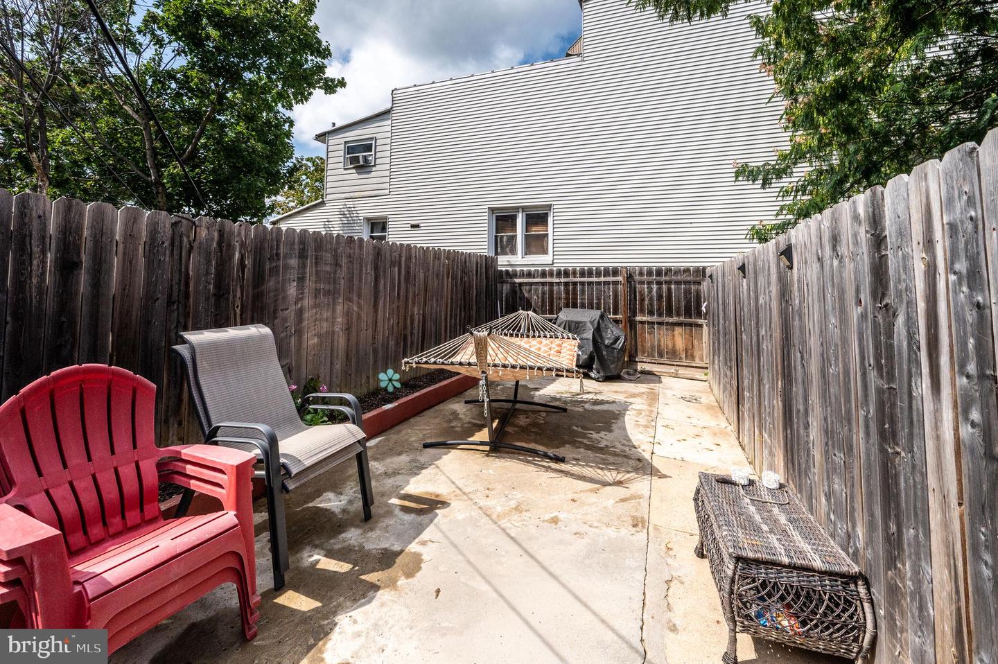 1017 Perry St Property Photo 37