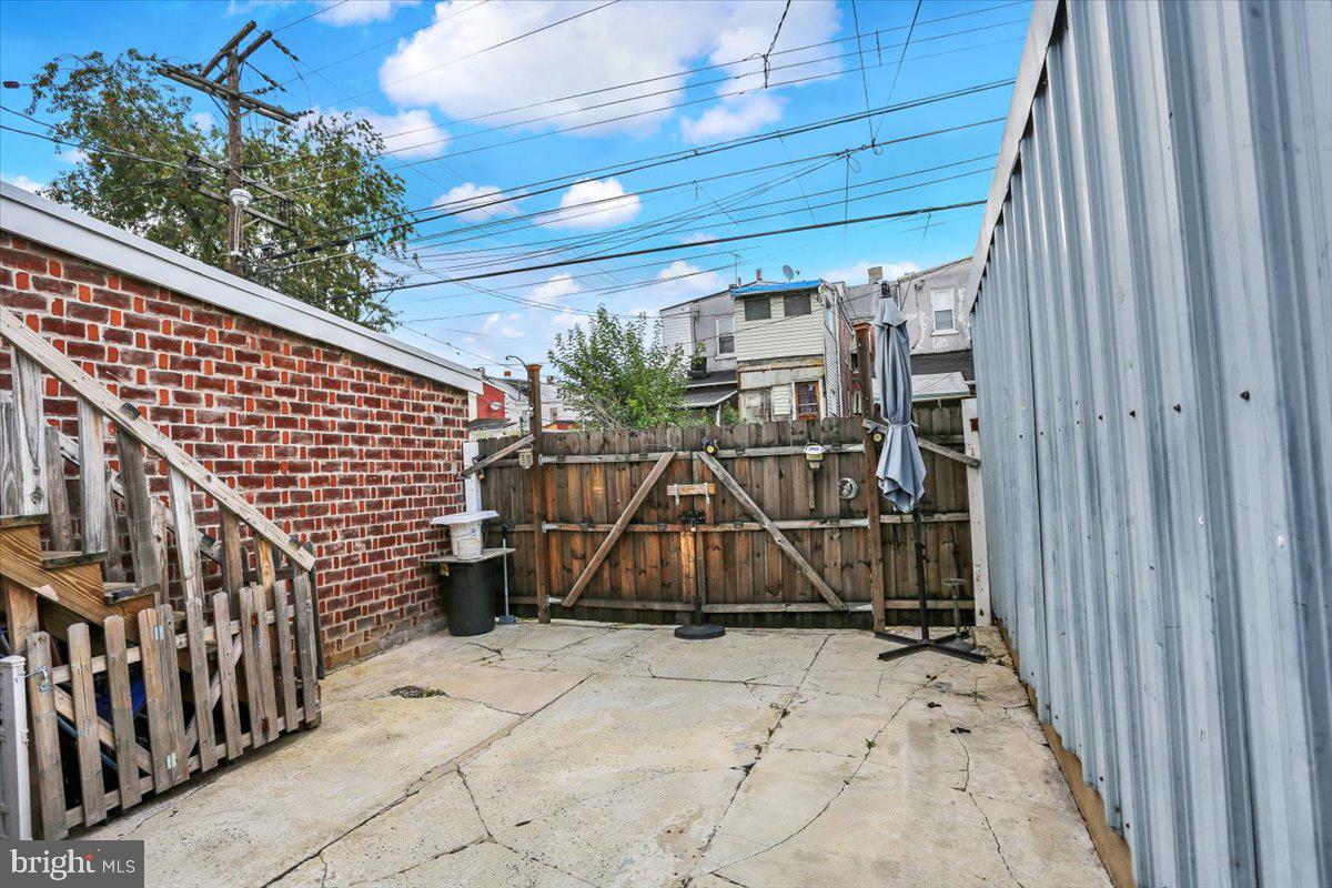 943 N 10th St Property Photo 30