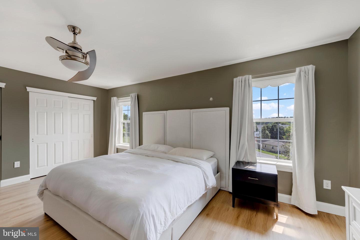1012 Yarn Ct Property Photo 3