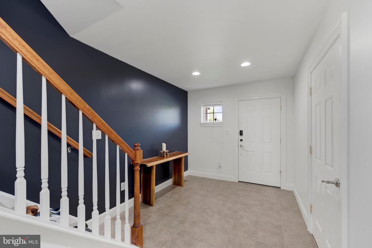 1012 Yarn Ct Property Photo 7