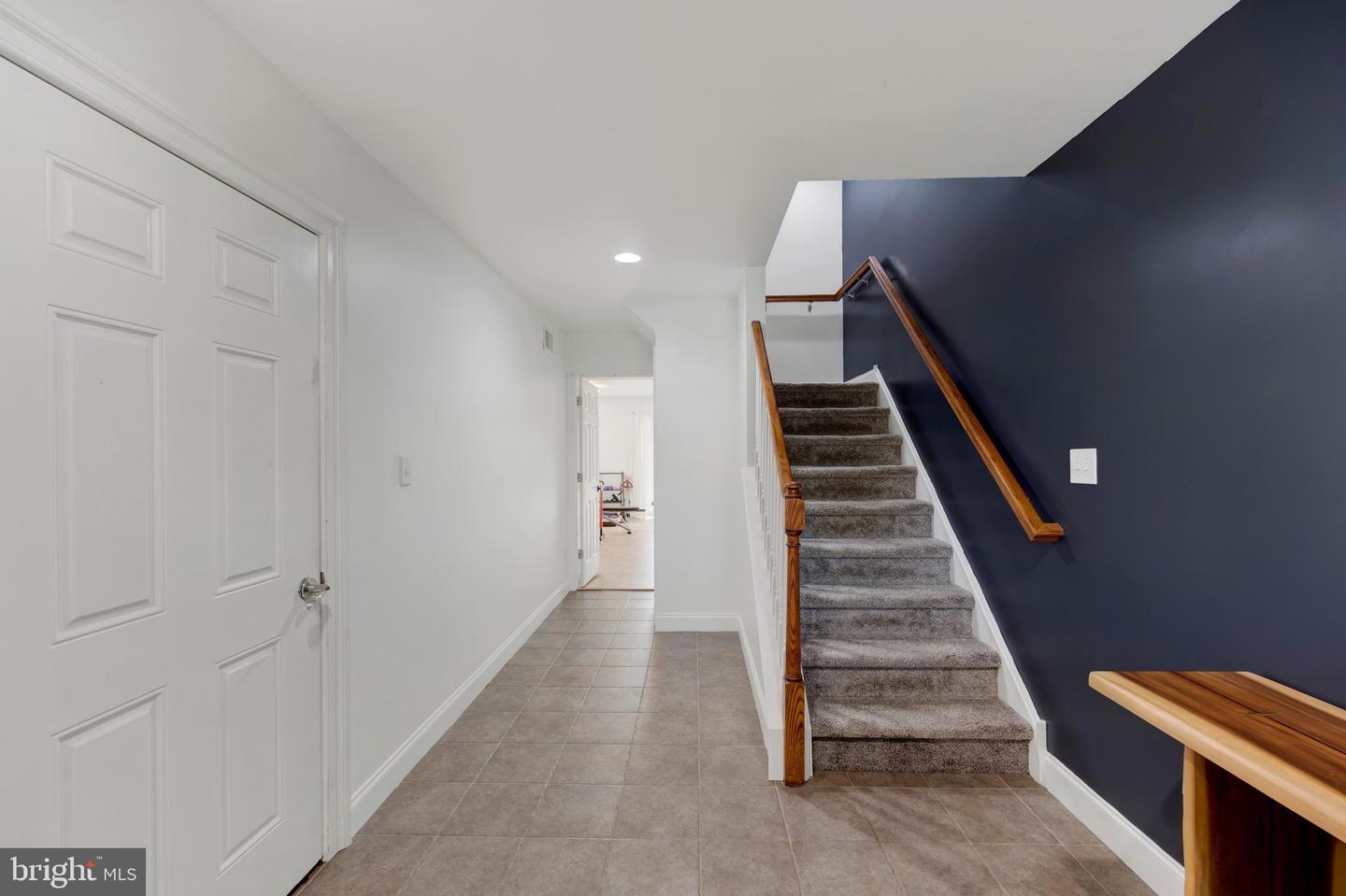 1012 Yarn Ct Property Photo 9