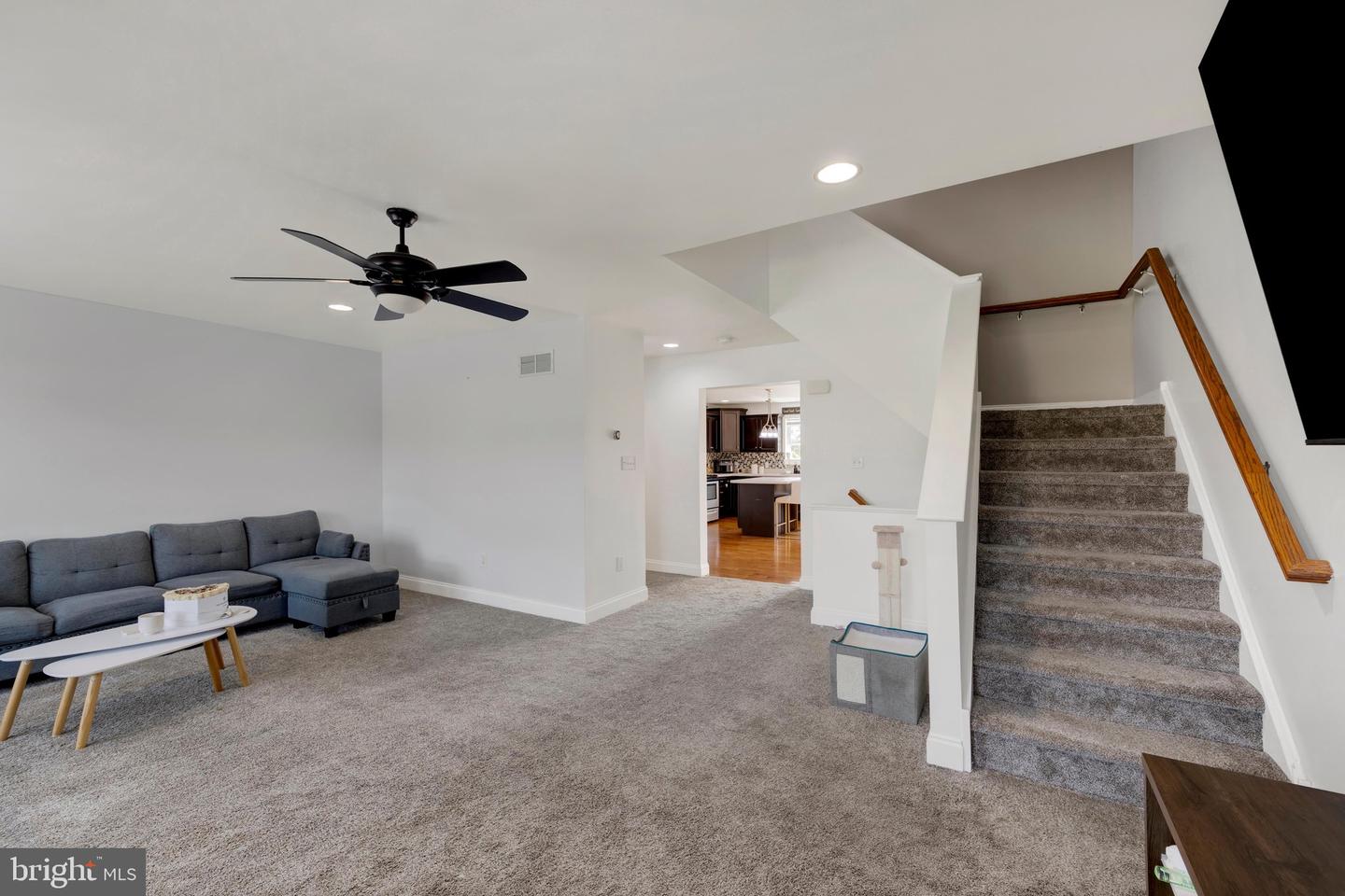 1012 Yarn Ct Property Photo 14