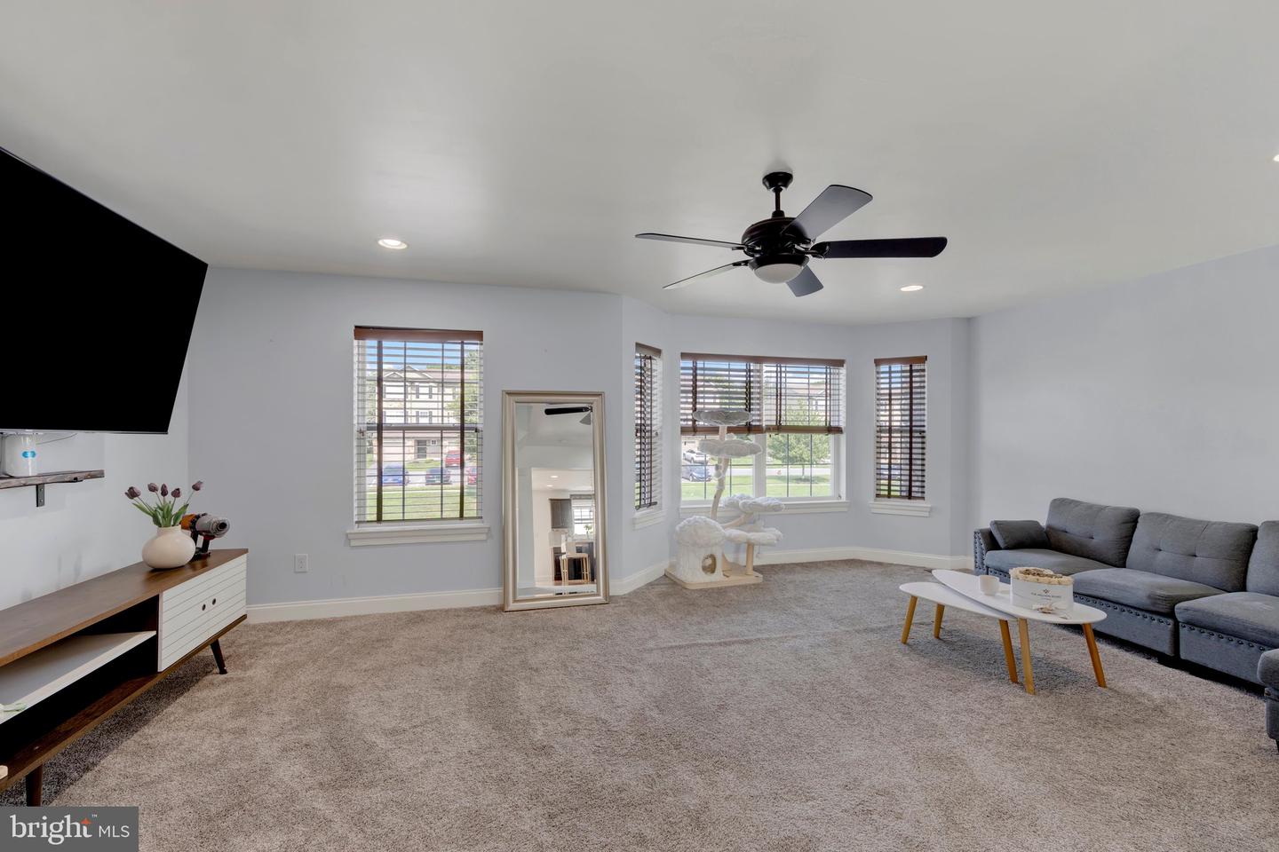 1012 Yarn Ct Property Photo 15
