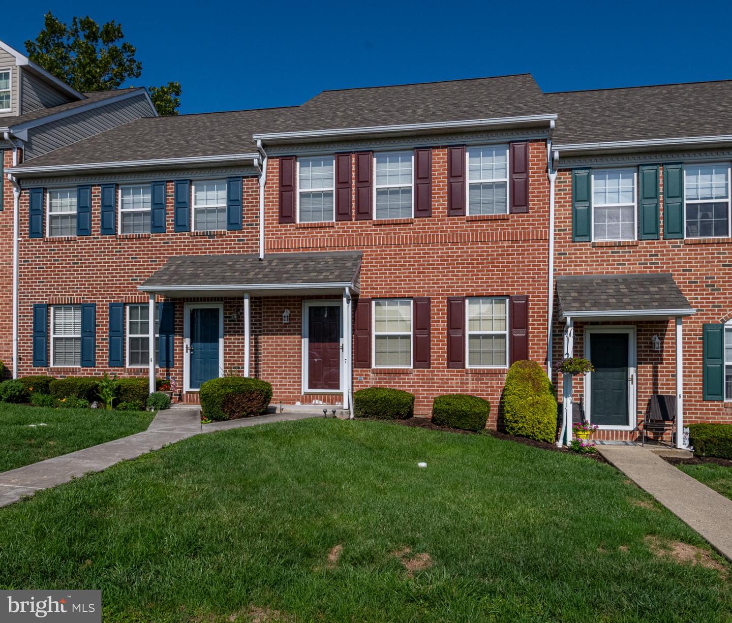 7 Charlemont Ct Property Photo 3