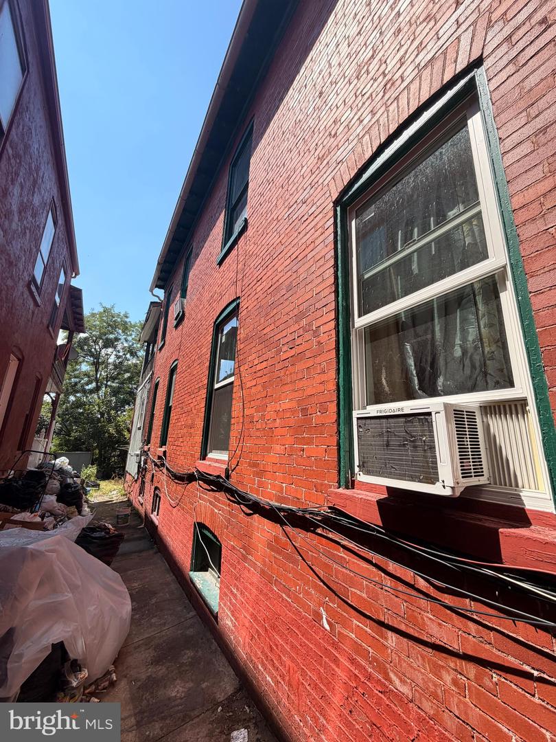1388 Perkiomen Ave Property Photo 3