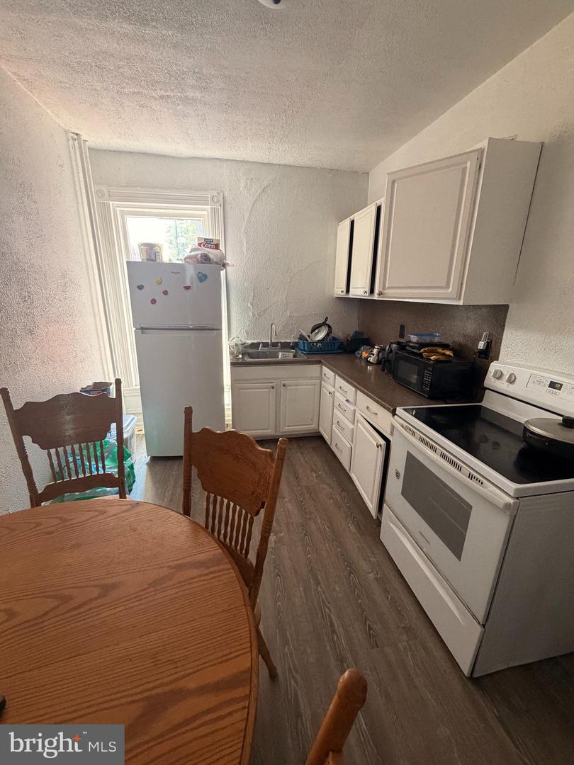 1388 Perkiomen Ave Property Photo 7