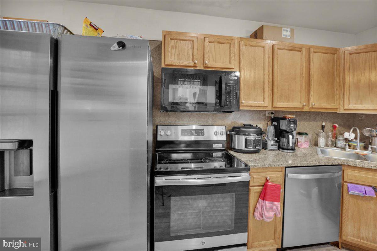 334 S 17th St Property Photo 9
