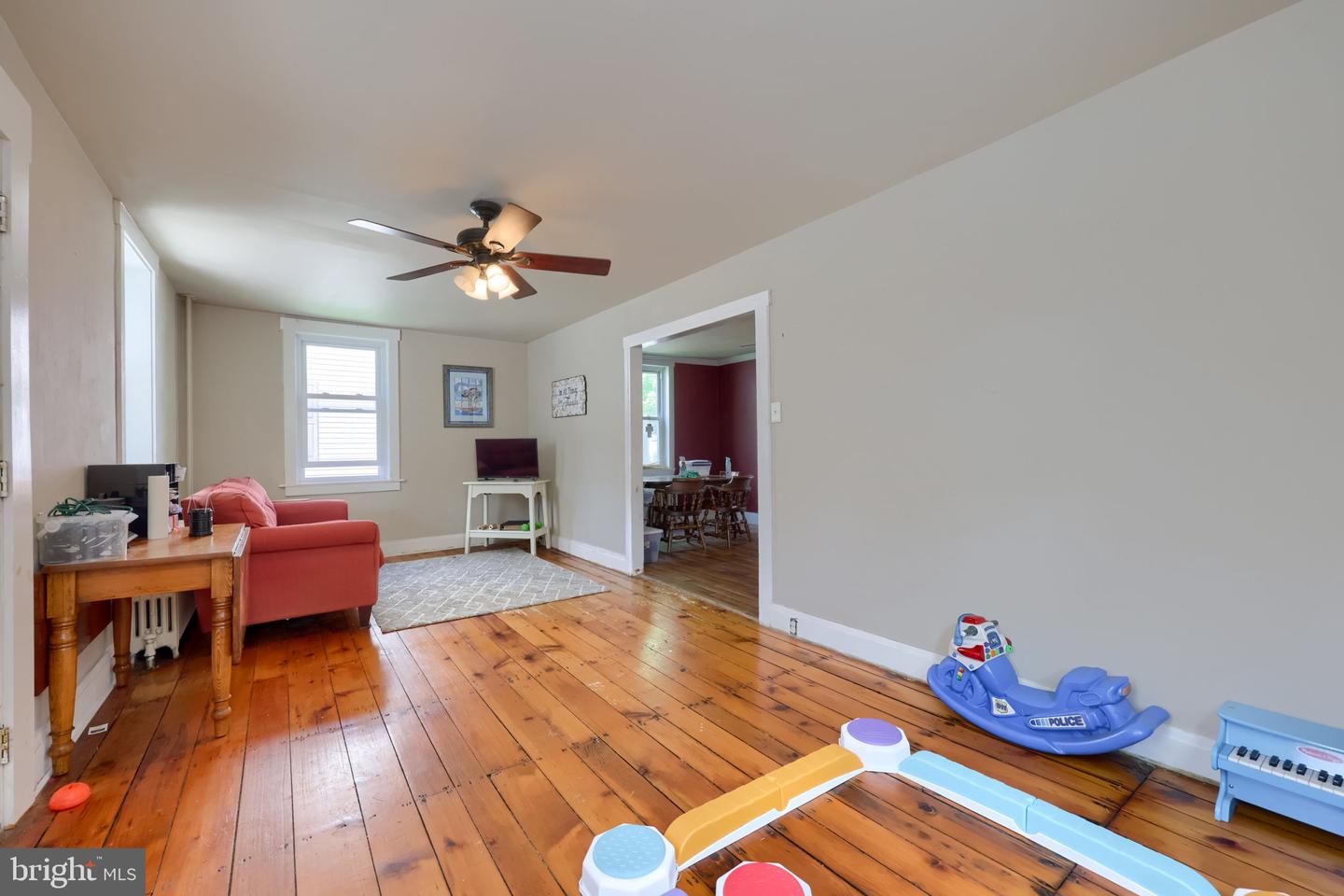 121 W Penn Ave Property Photo 8