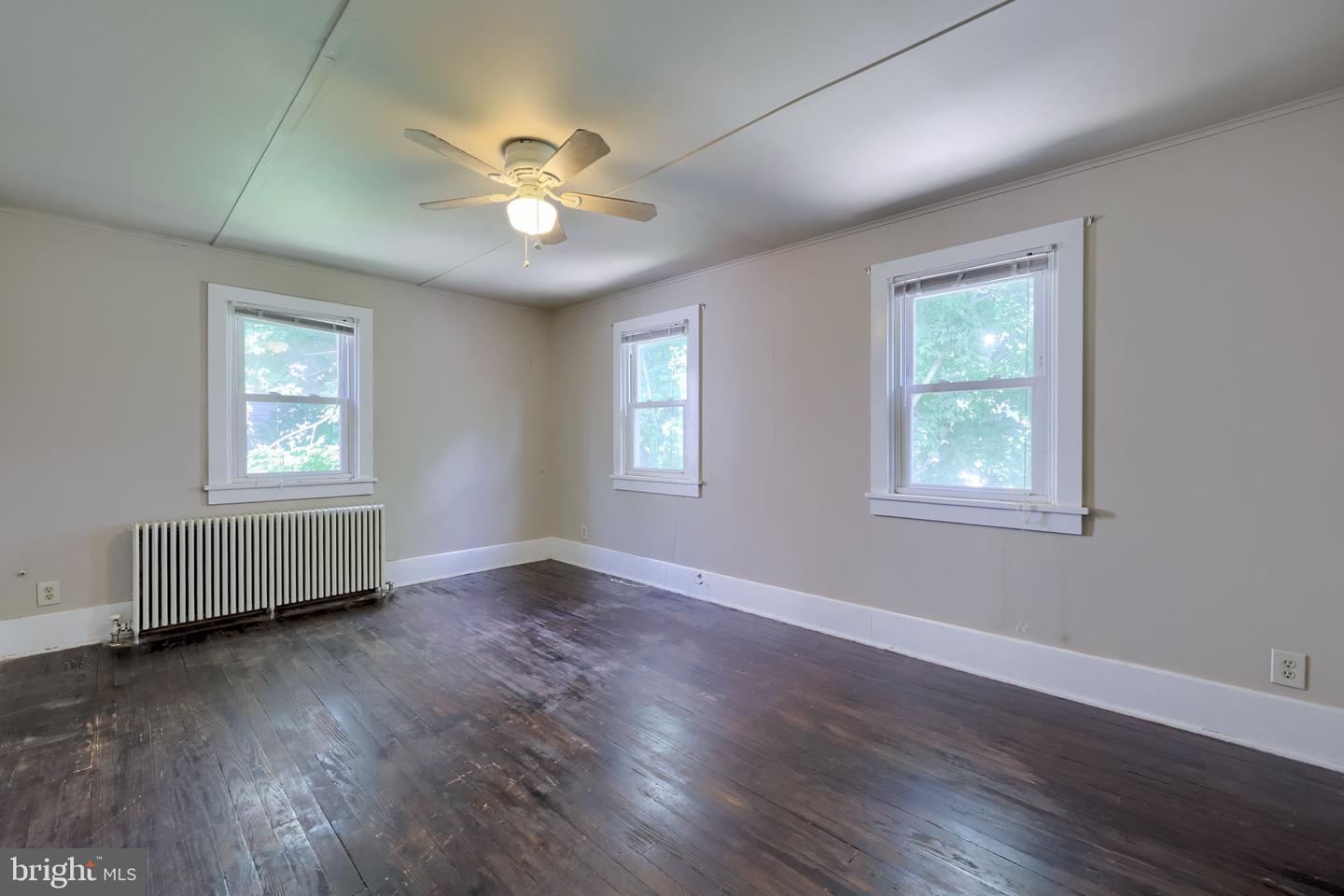121 W Penn Ave Property Photo 22