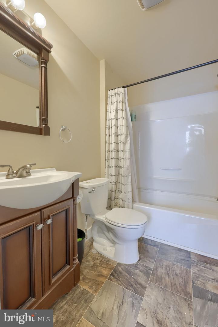 121 W Penn Ave Property Photo 24
