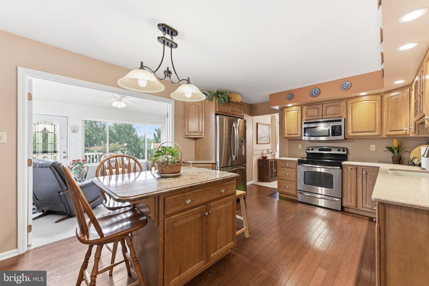 207 W Neversink Rd Property Photo 8