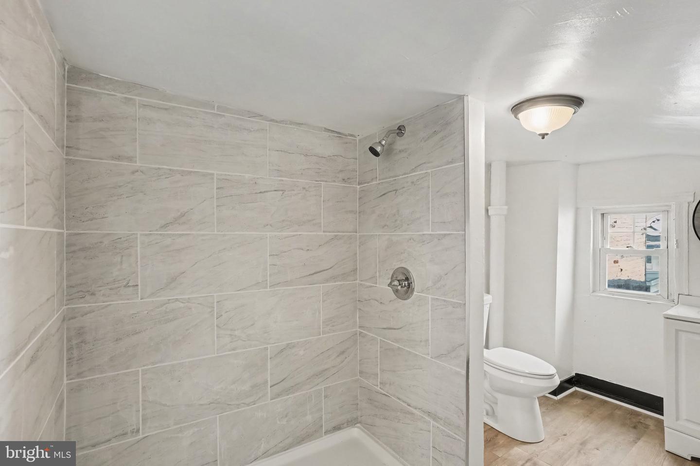 929 Washington St Property Photo 18