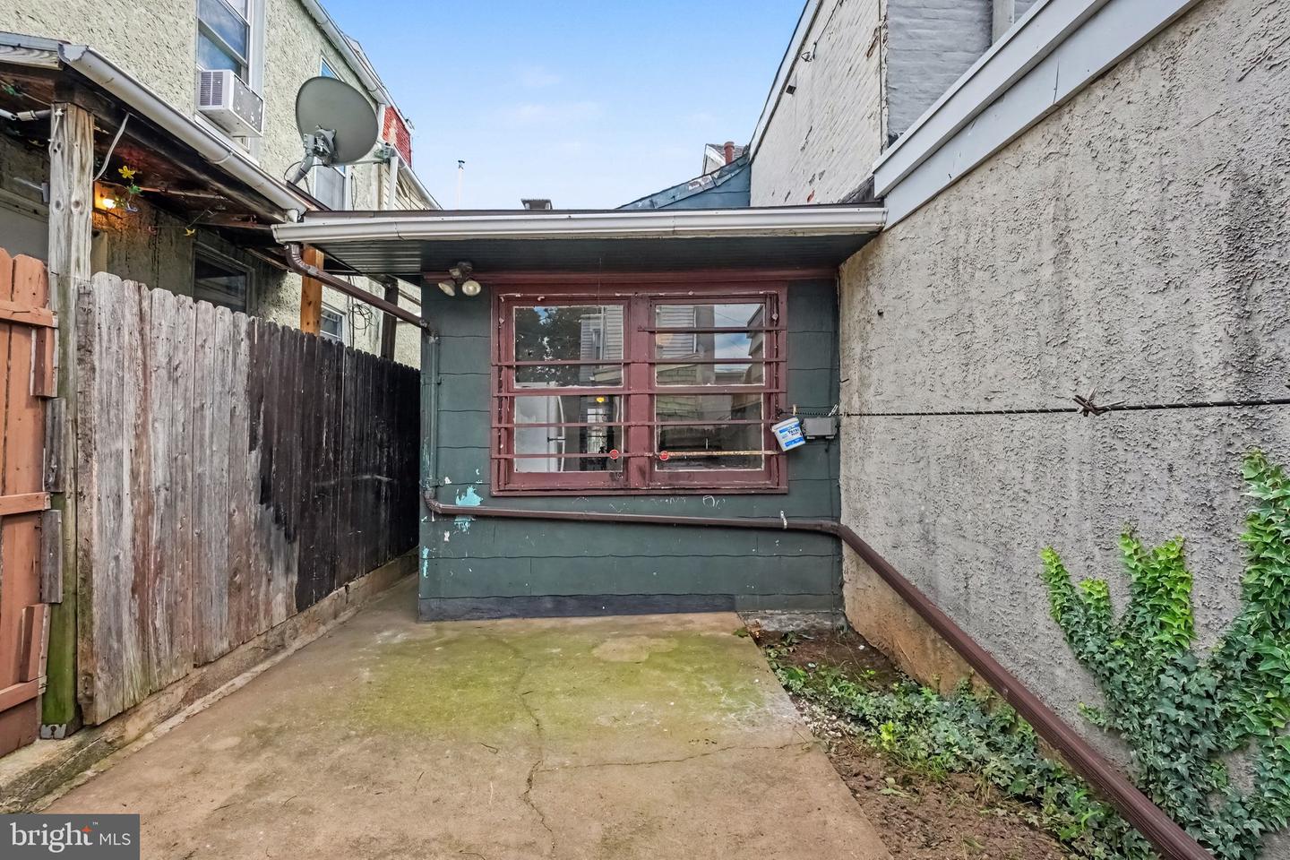 929 Washington St Property Photo 22