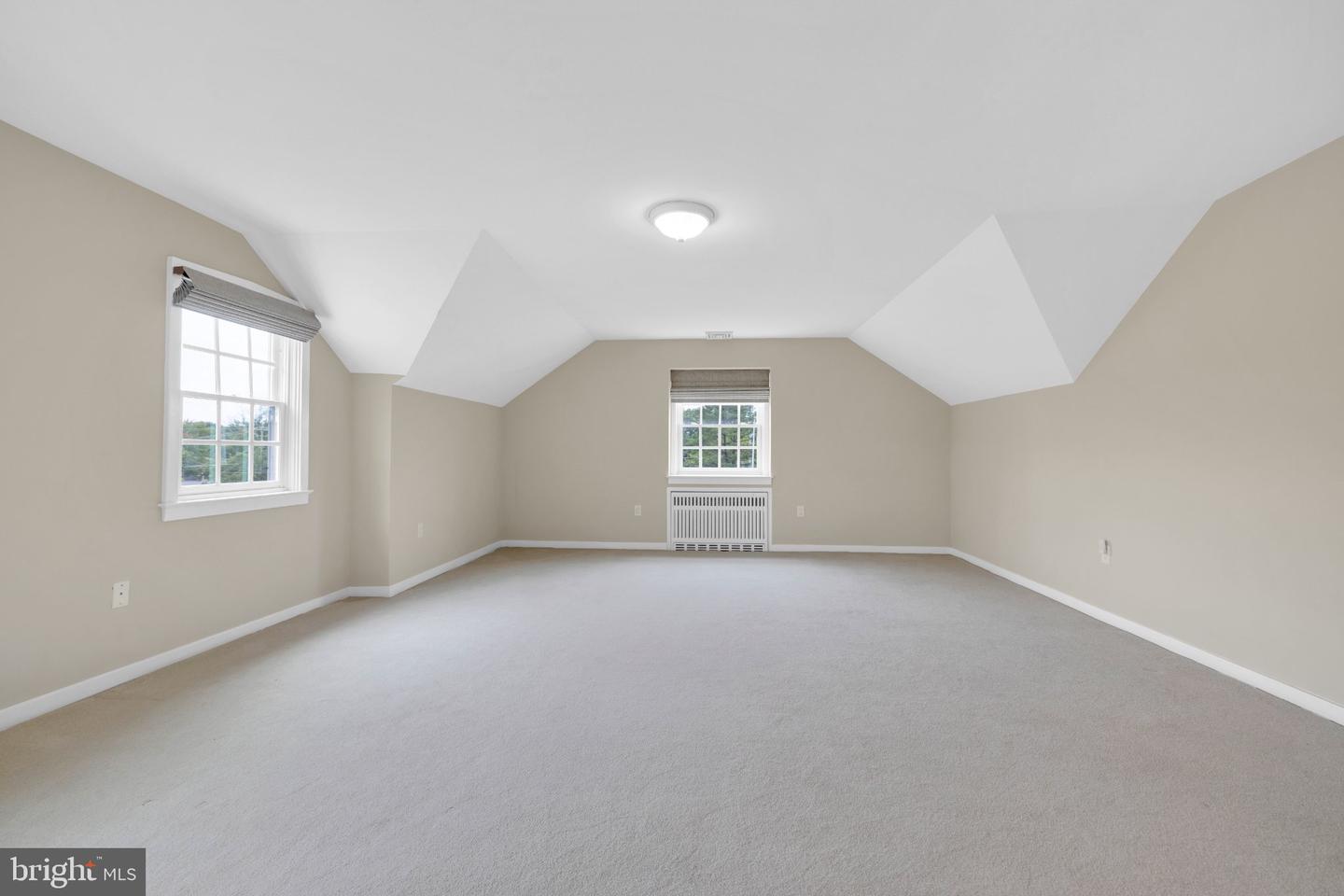 558 Brownsville Rd Property Photo 24