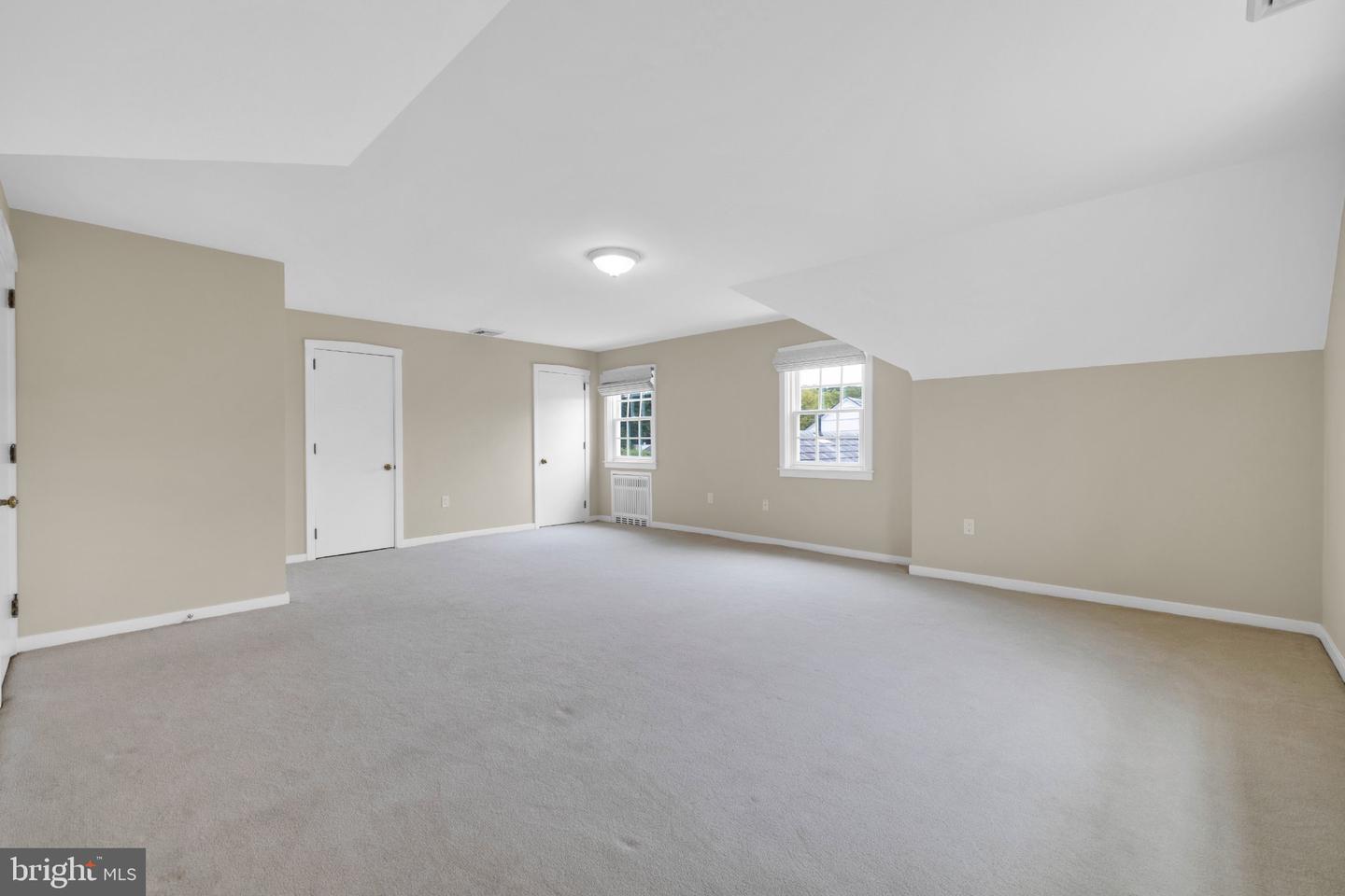 558 Brownsville Rd Property Photo 25