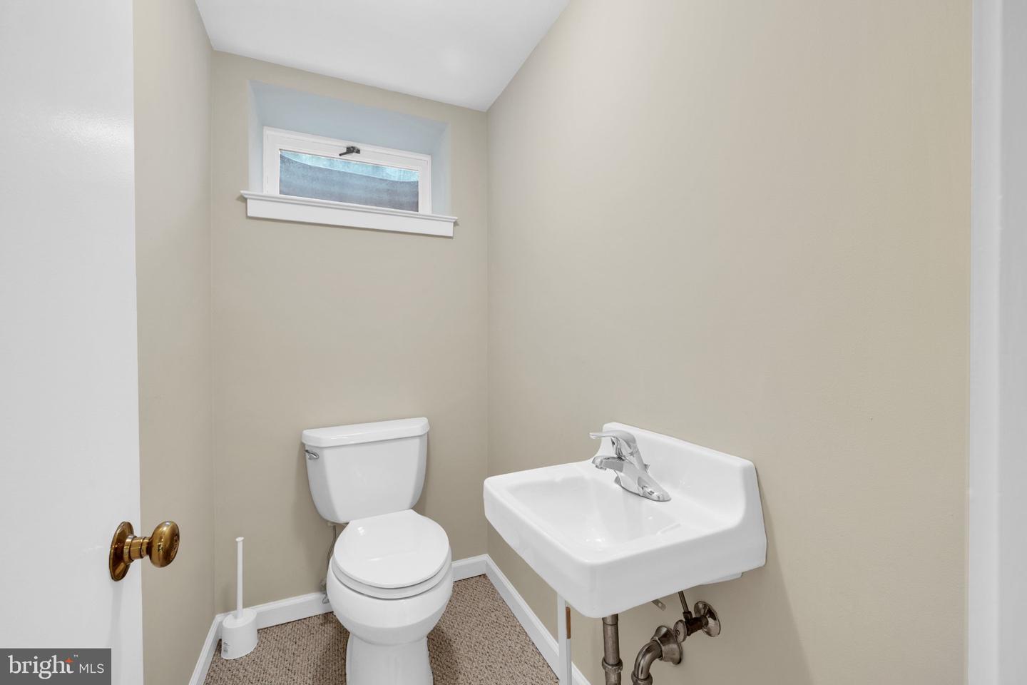 558 Brownsville Rd Property Photo 35