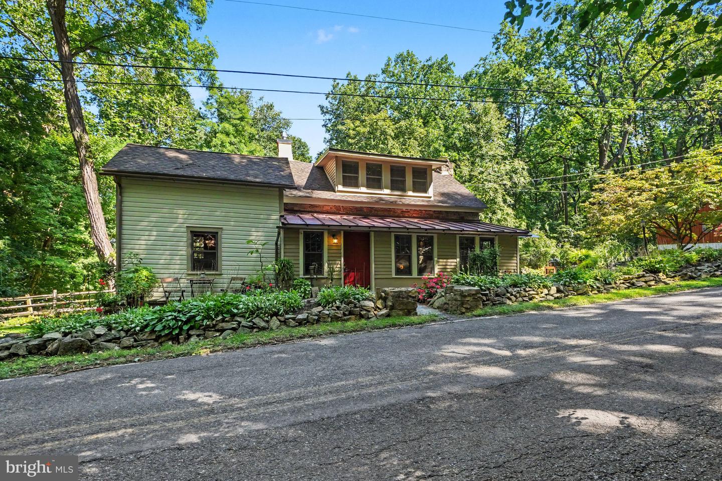 45 Wetzel Rd Property Photo 1