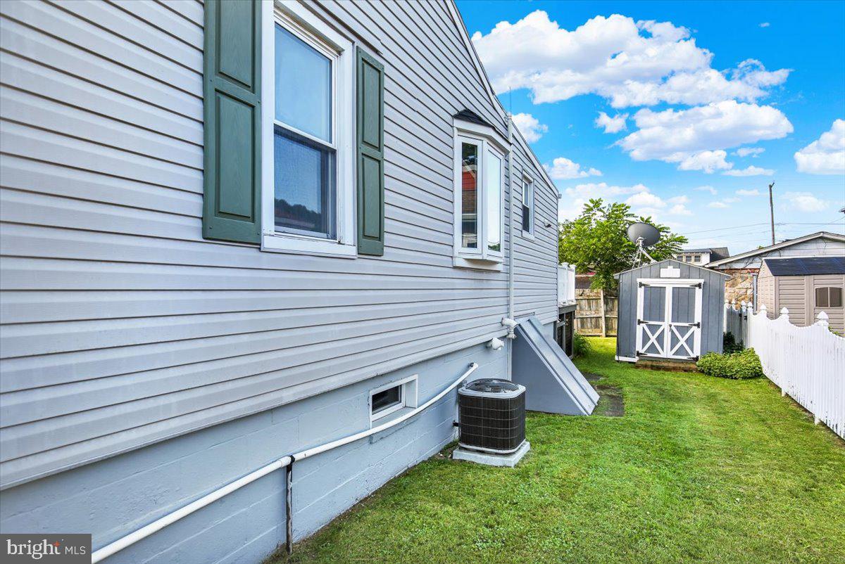 216 Vesper Ave Property Photo 3