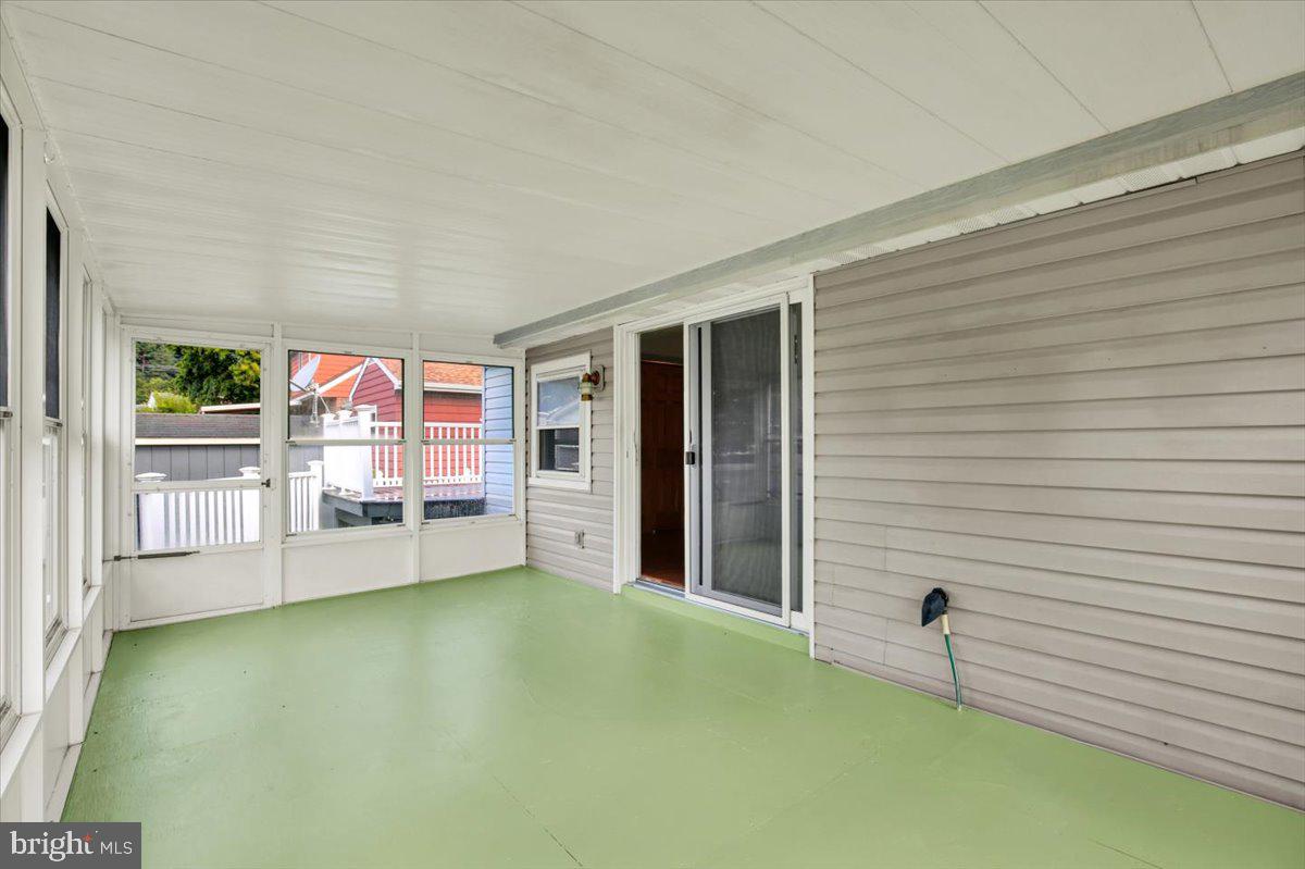 216 Vesper Ave Property Photo 16