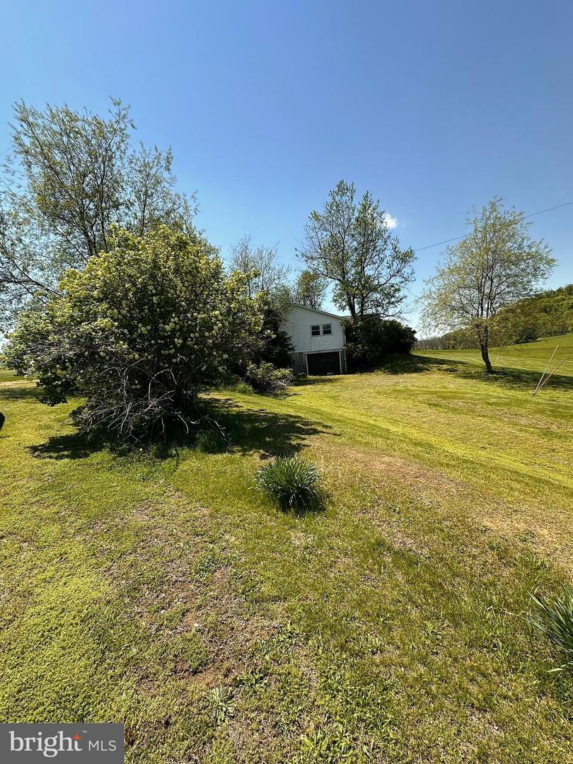 184 Speicher Rd Property Photo 4