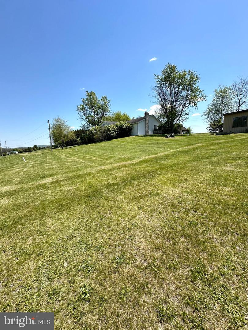184 Speicher Rd Property Photo 9
