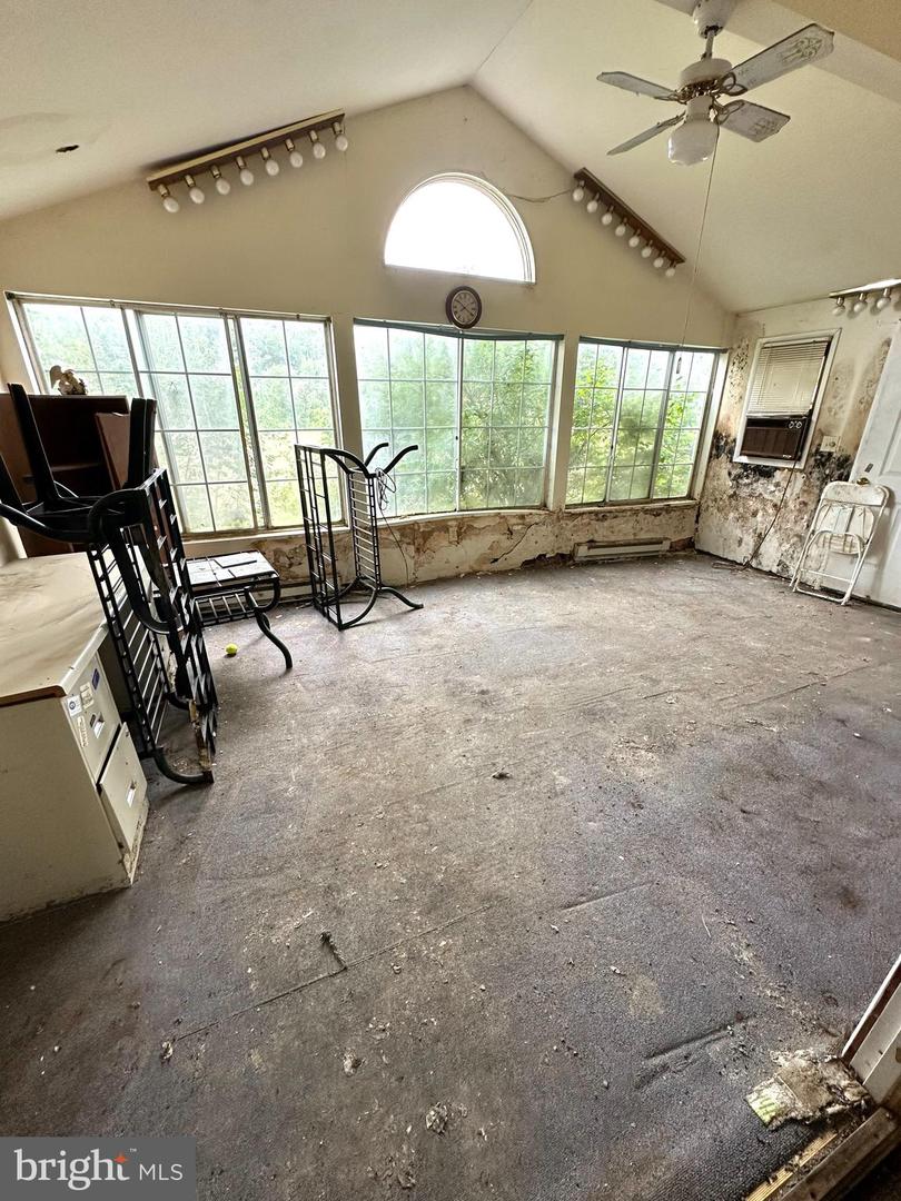 184 Speicher Rd Property Photo 10