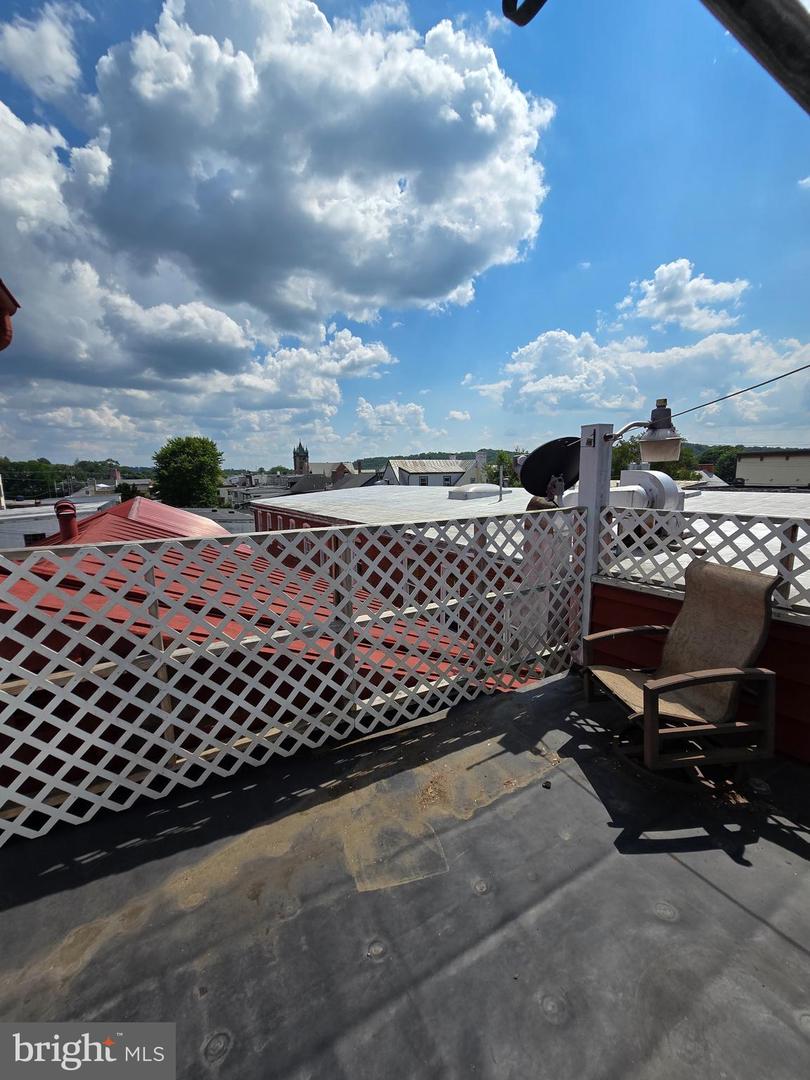 320 STATE ST #A Property Photo 1
