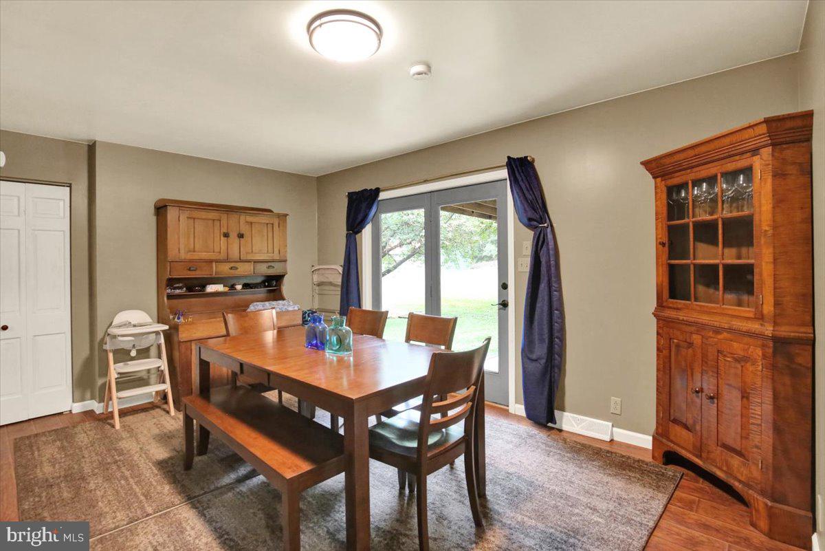 12 Schoolhouse Ln Property Photo 10